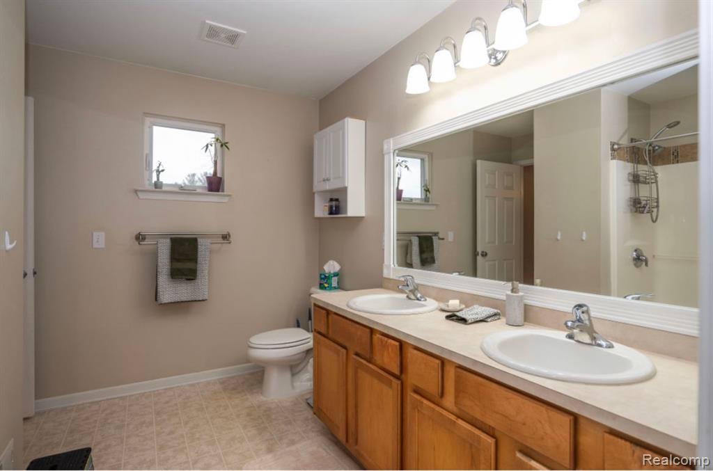 809 BROWER Road, Fowlerville, MI 48836 — Photo 14