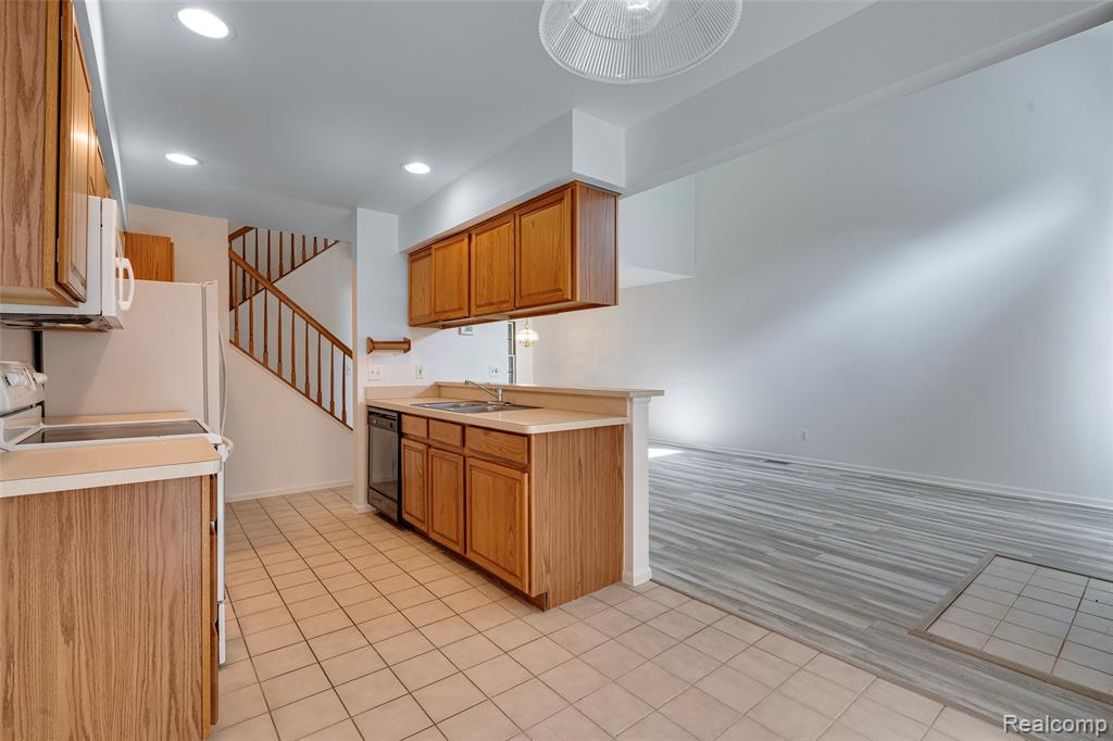 44981 Coachman Court, Canton, MI 48187 — Photo 22