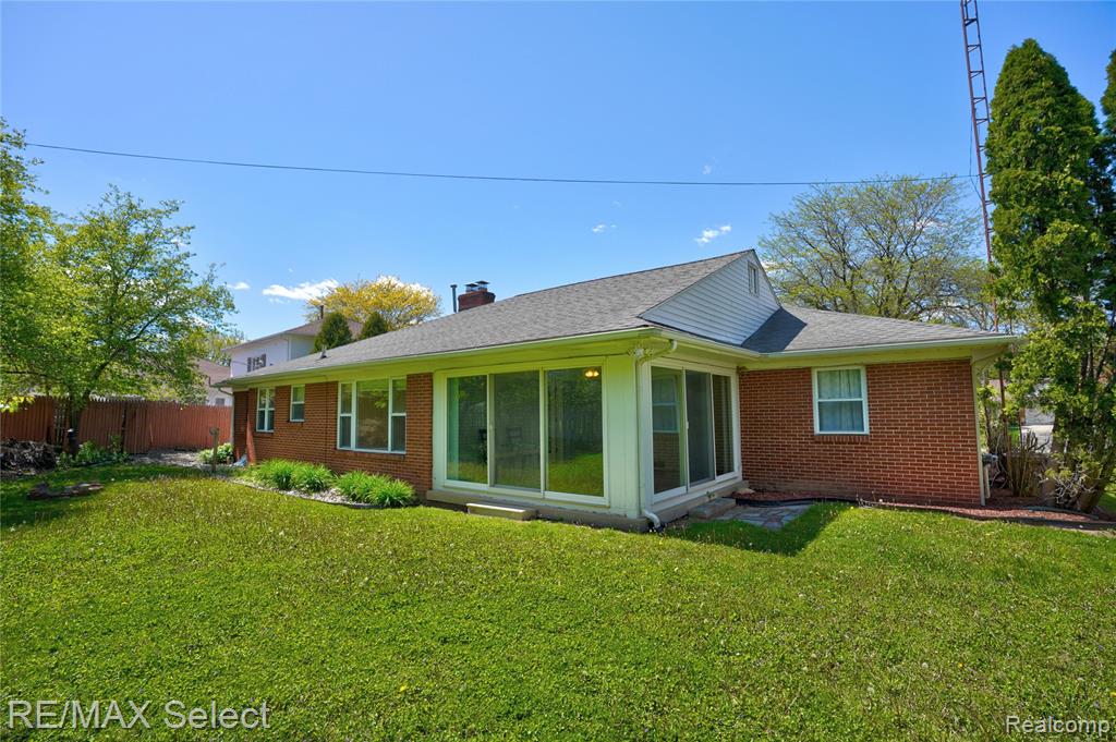3441 Hawthorne Drive, Flint, MI 48503 — Photo 5