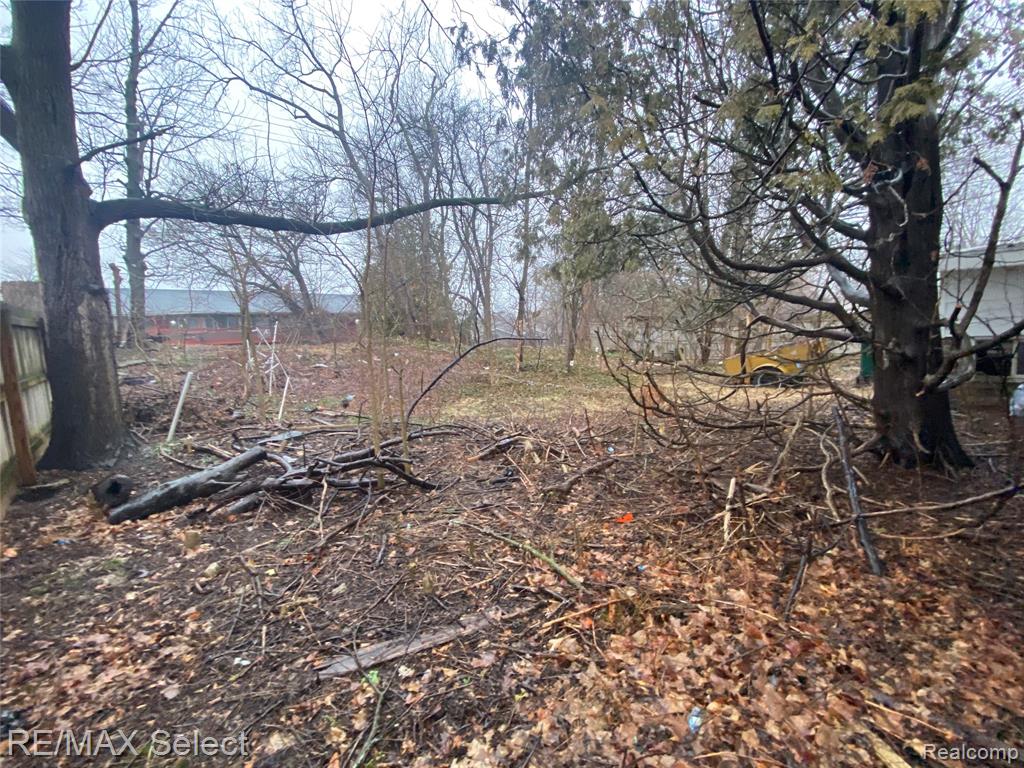 5008 Southgate Avenue, Lansing, MI 48910 — Photo 2