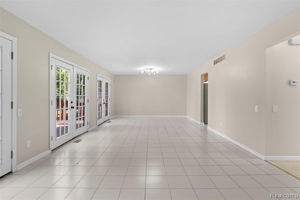 5428 Hammersmith Drive, West Bloomfield, MI — Photo 9