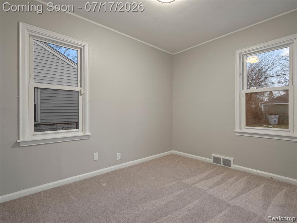 904 E Otis Avenue, Hazel Park, MI 48030 — Photo 14