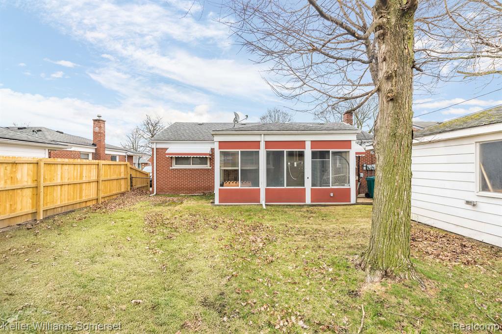 6569 HAWTHORNE Street, Garden City, MI — Photo 30