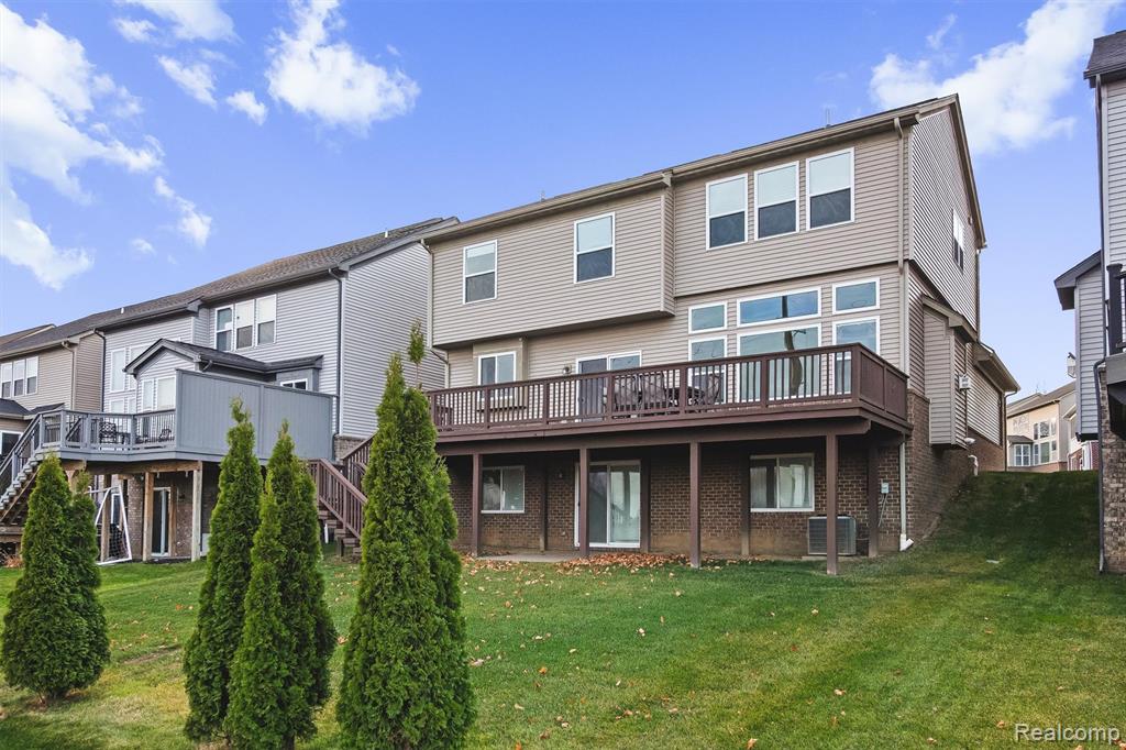 4882 E Stonegate Circle, Lake Orion, MI — Photo 4