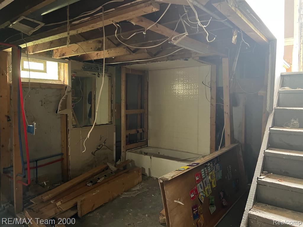 8505 Heyden Street, Detroit, MI 48228 — Photo 14