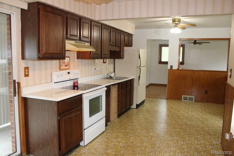 907 Farnham Avenue, Lincoln Park, MI 48146 — Photo 22