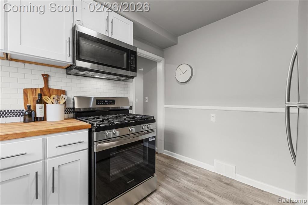 19134 Mallina Street, Grosse Pointe, MI 48236 — Photo 11