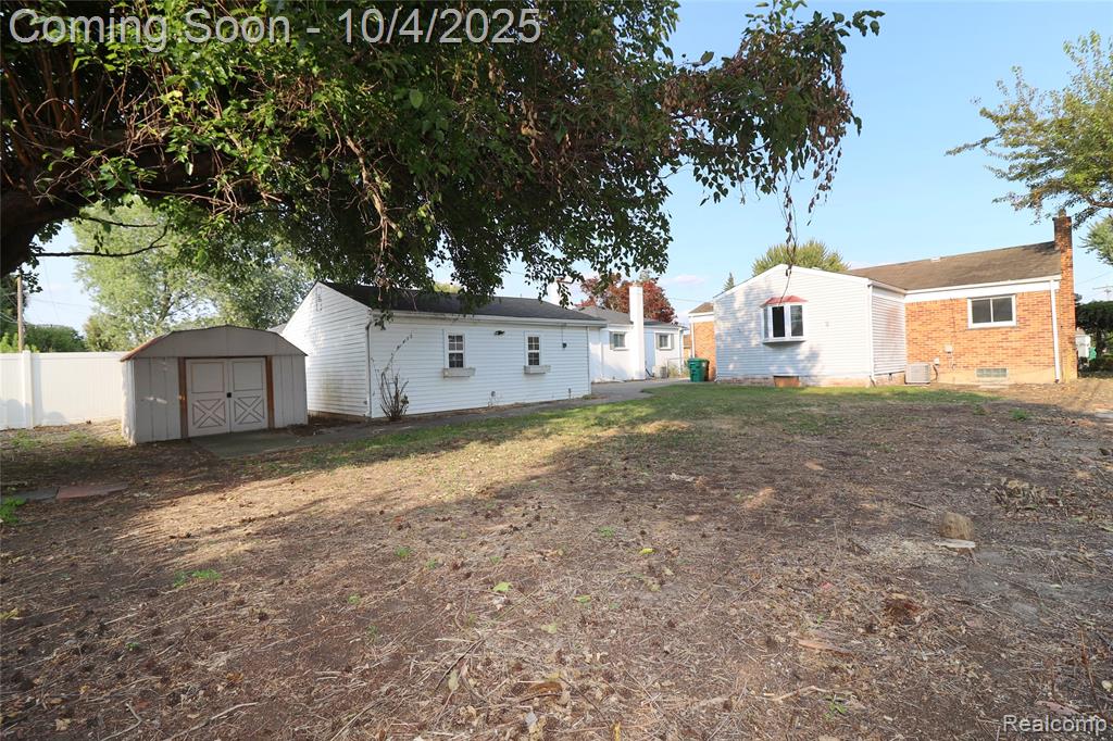 939 Deering Street, Garden City, MI — Photo 36