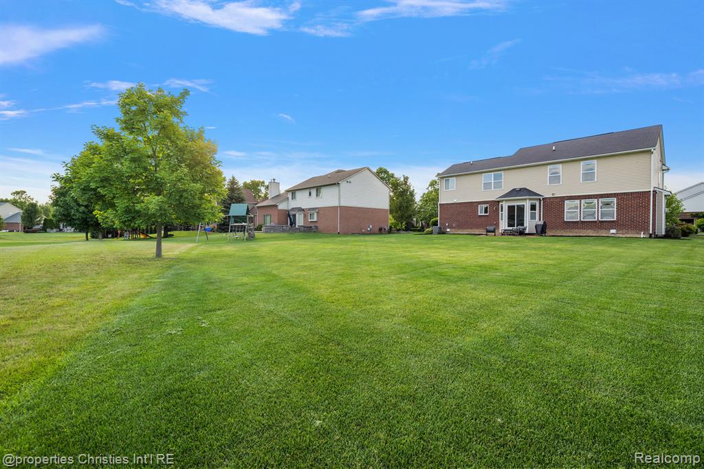 61171 SADDLECREEK Drive, South Lyon, MI 48178 — Photo 55