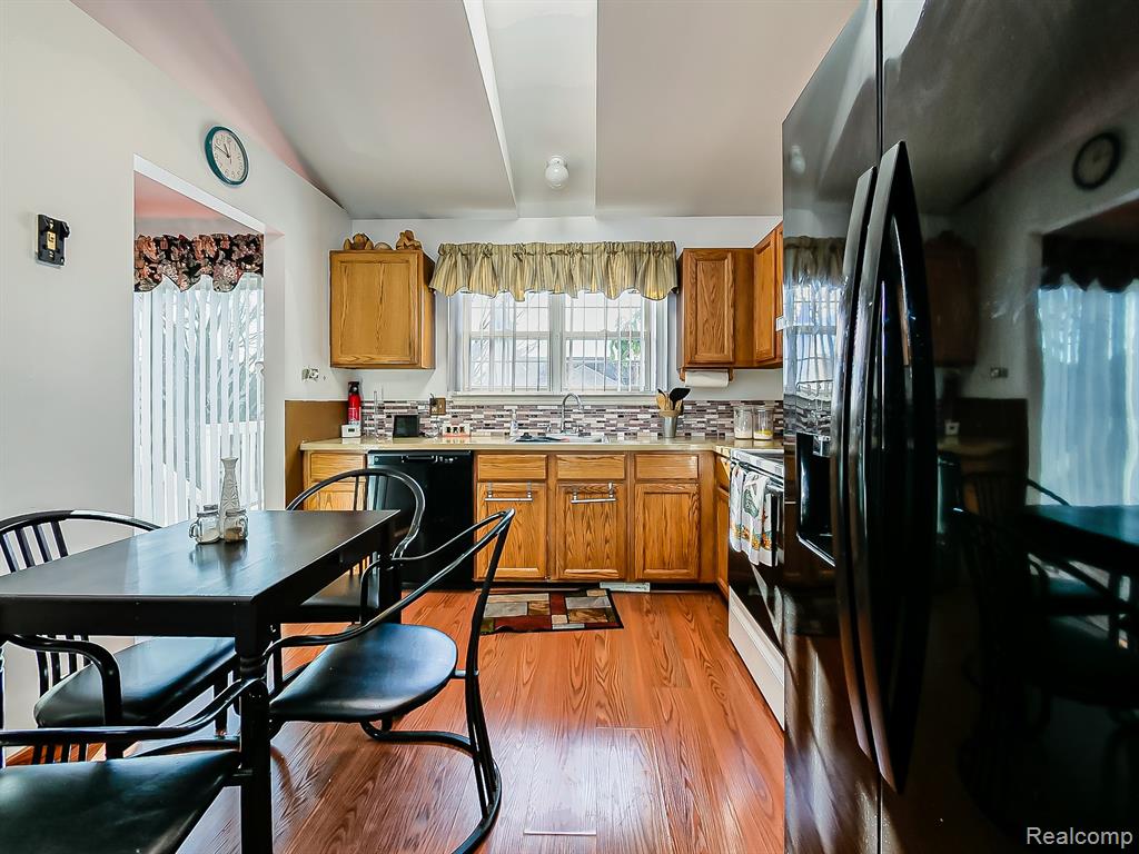 7594 Bay Tree Drive, Ypsilanti, MI 48197 — Photo 3