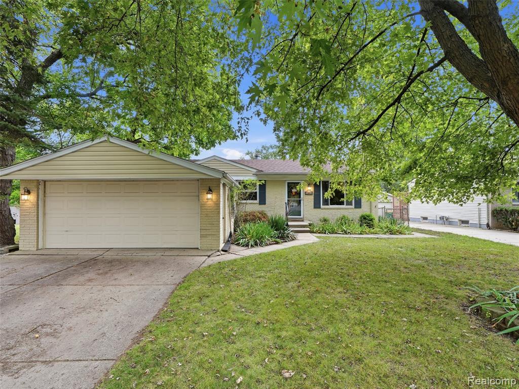 22820 Purdue Avenue, Farmington Hills, MI 48336