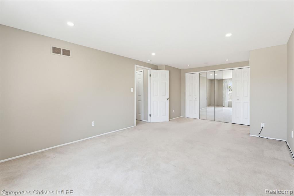 8700 Common Road, Warren, MI 48093 — Photo 22