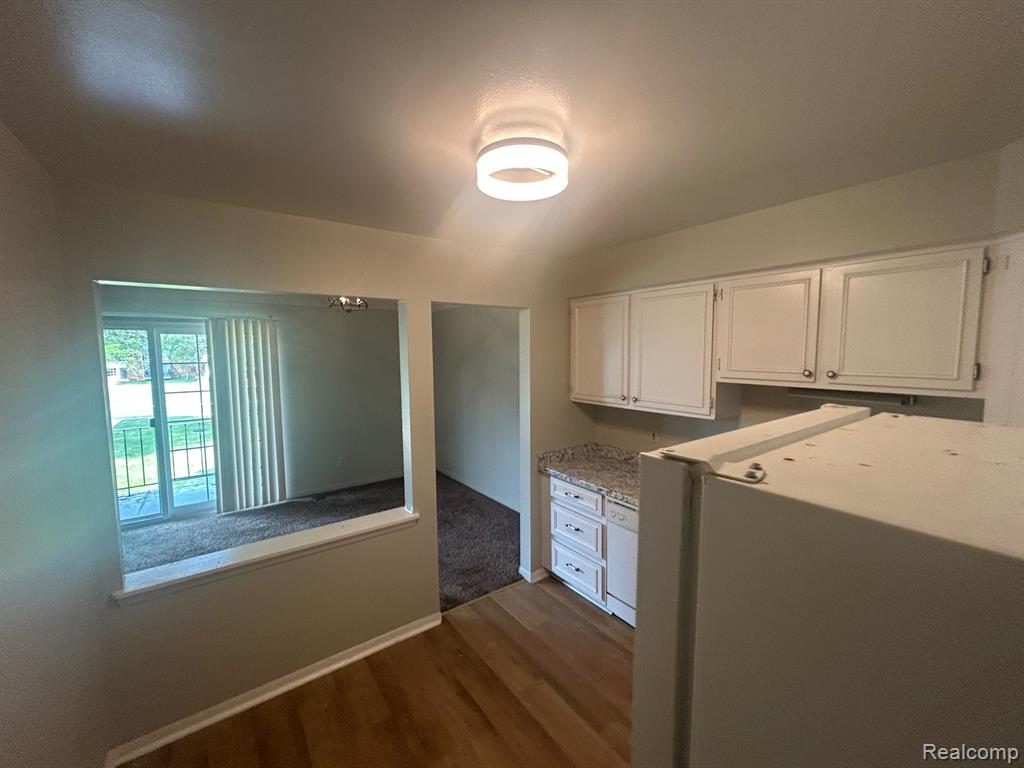 436 S FOX HILLS DR APT 5, Bloomfield Hills, MI 48304 — Photo 16