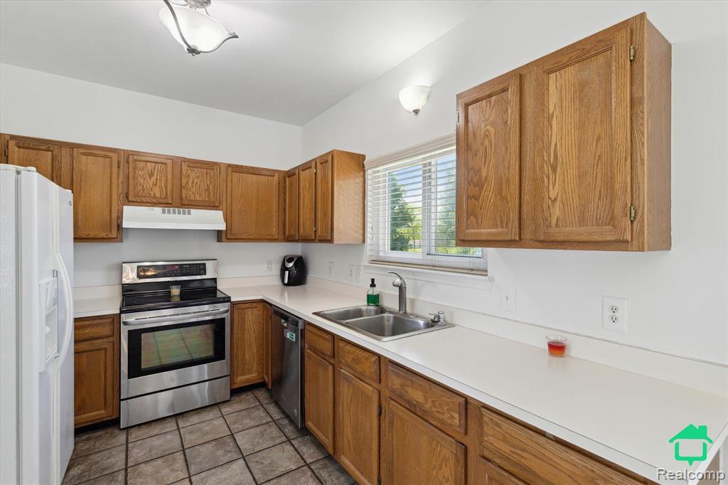 7458 Knollwood Drive, Ypsilanti, MI 48197 — Photo 8