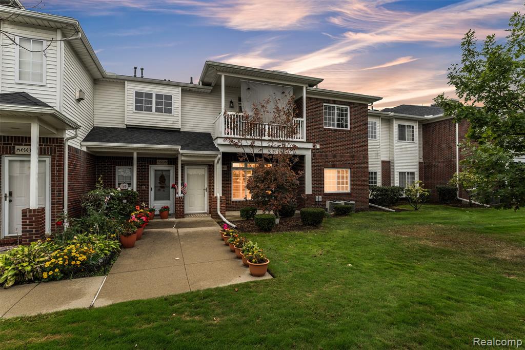 5589 TWIN OAKS Drive, Sterling Heights, MI 48314 — front exterior