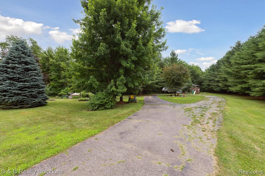 2264 Dodds Road, North Branch, MI 48461 — Photo 33