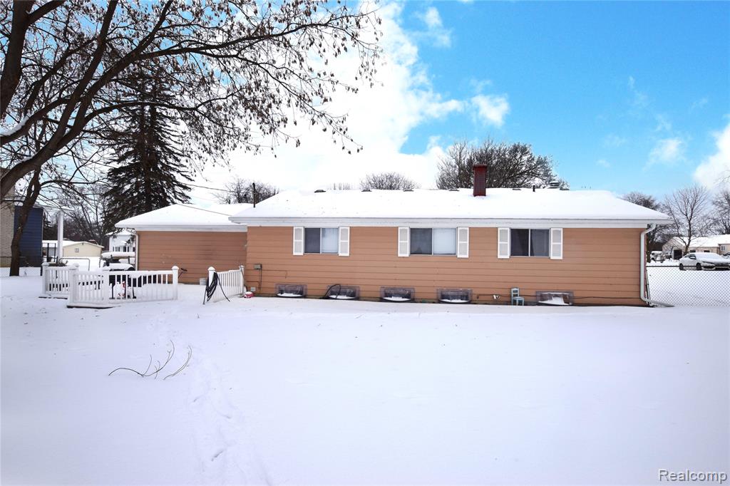 4075 Townview Drive, Flint, MI 48532 — Photo 14