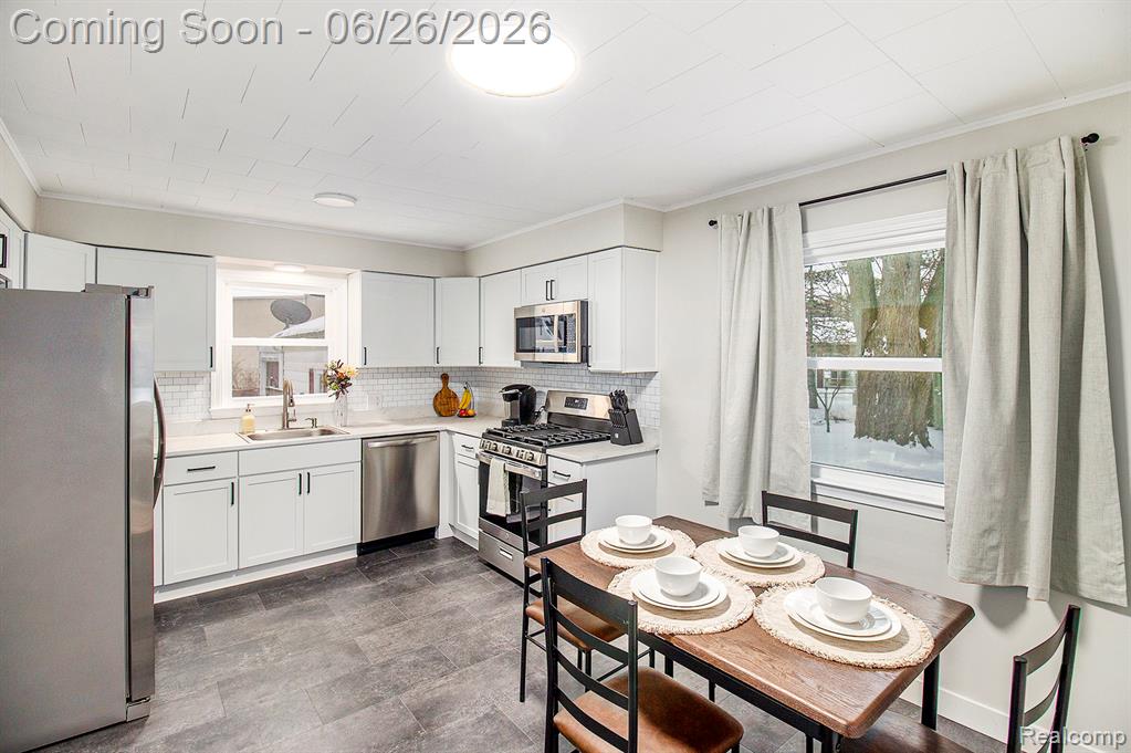 4213 Dallas Avenue, Holt, MI 48842 — Photo 4