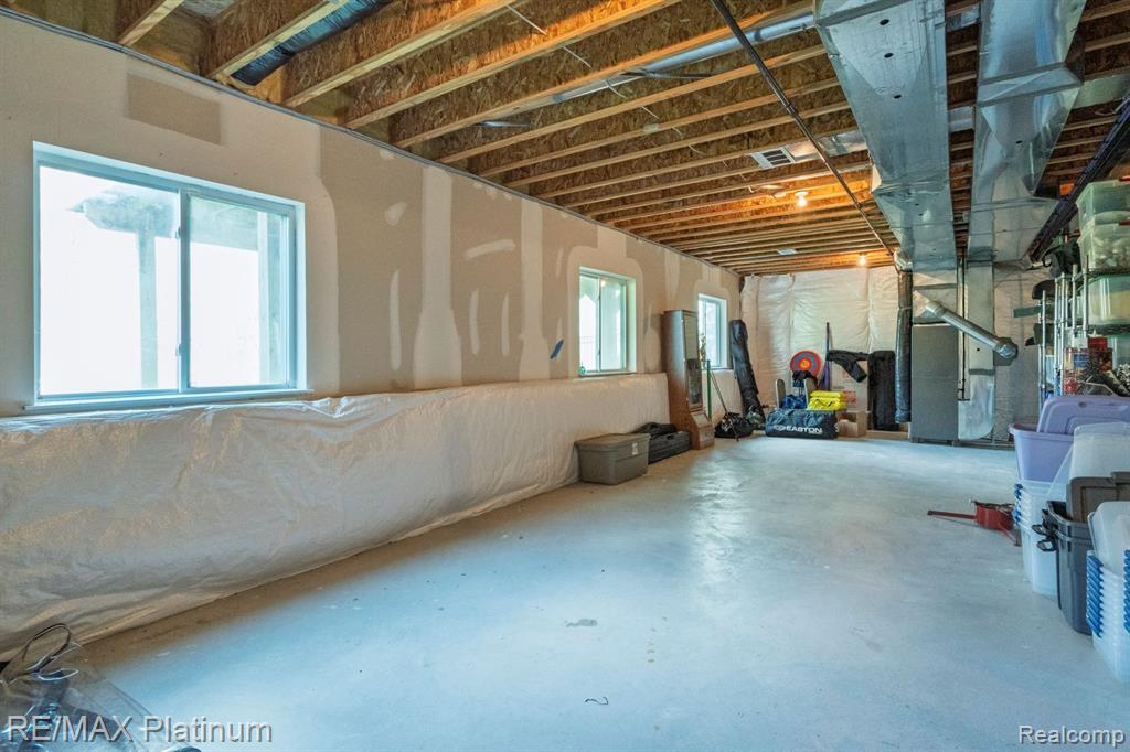 1402 SECRETARIAT Way, Howell, MI 48843 — Photo 33
