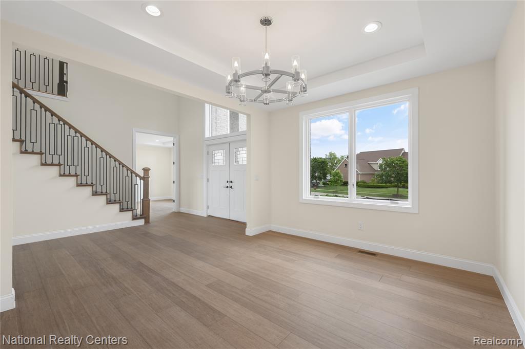 5245 BUELL Drive, Commerce Twp, MI 48382 — Photo 5