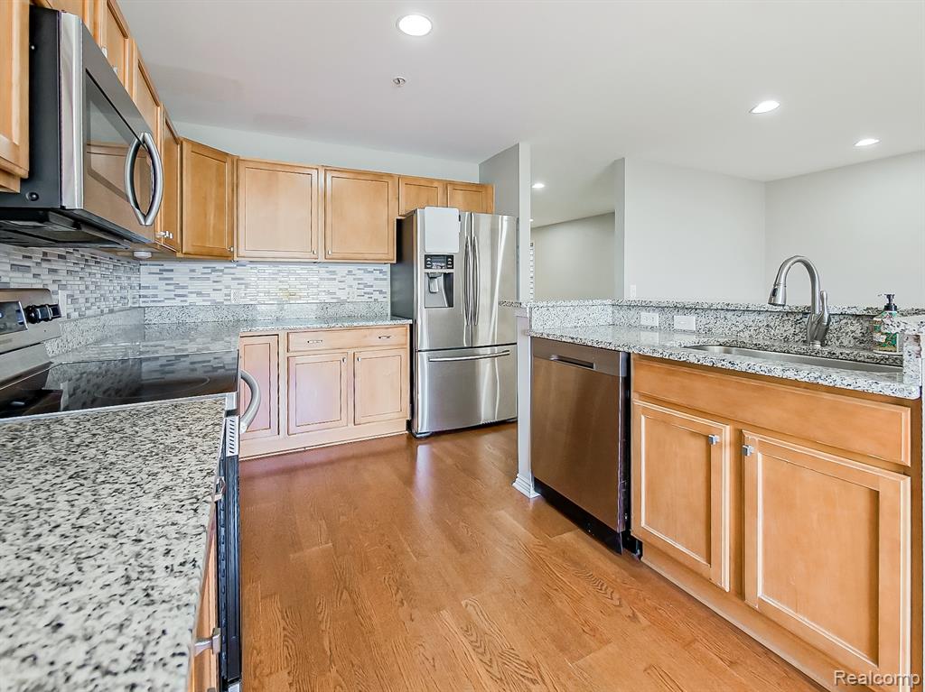 50107 Harding Street, Canton, MI 48188 — Photo 13