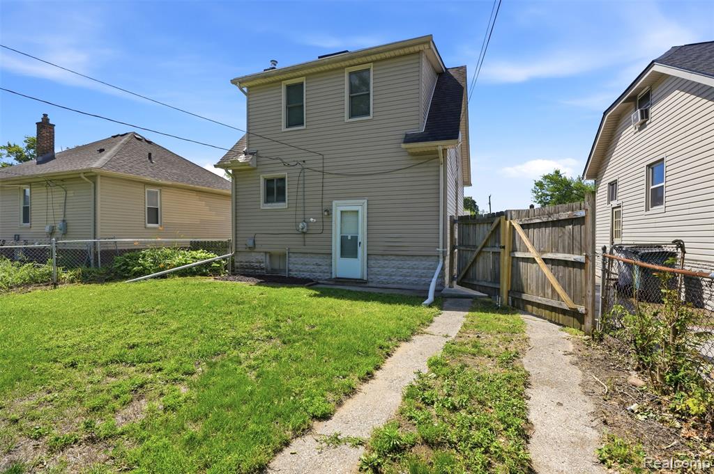 735 E Maxlow Avenue, Hazel Park, MI 48030 — Photo 25