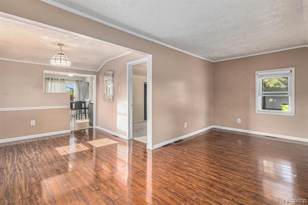 17325 Doris, Fraser, MI 48026 — Photo 12