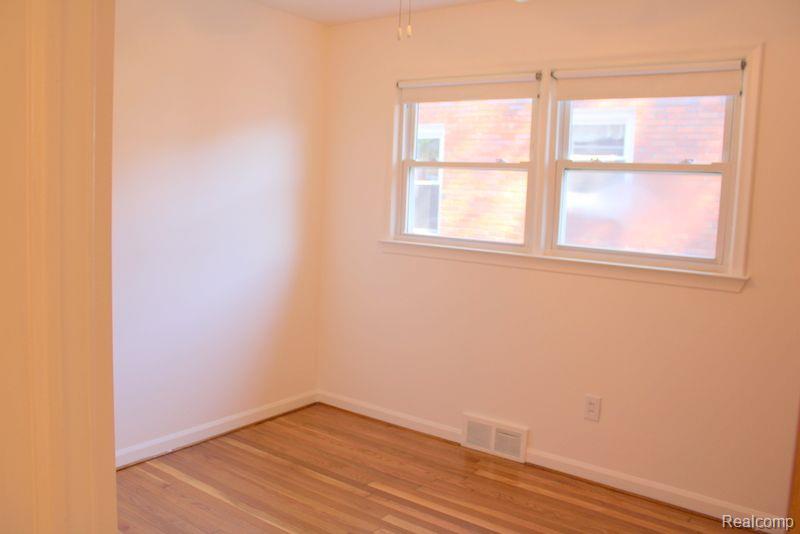 7687 CORTLAND Avenue, Allen Park, MI 48101 — Photo 28