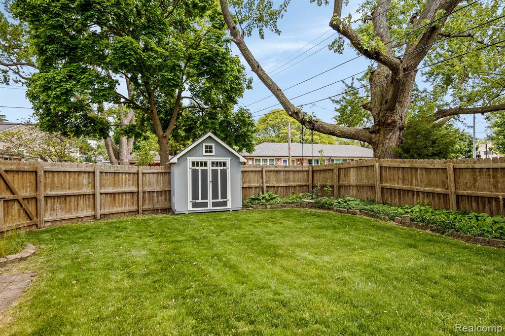 626 E Windemere Avenue, Royal Oak, MI 48073 — Photo 28