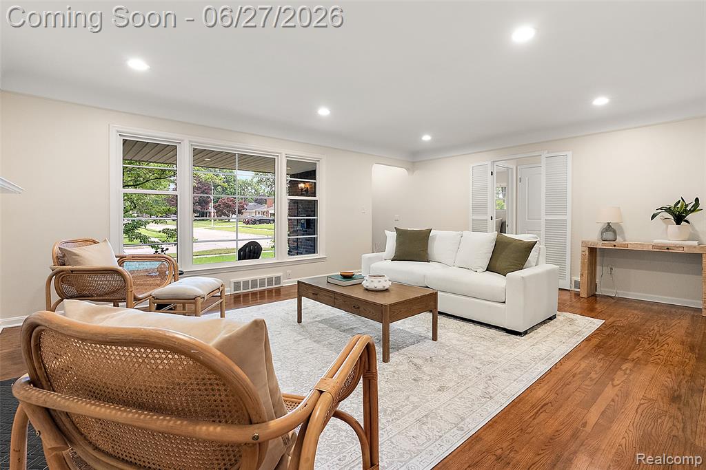 21235 River Road, Grosse Pointe Woods, MI 48236 — Photo 5
