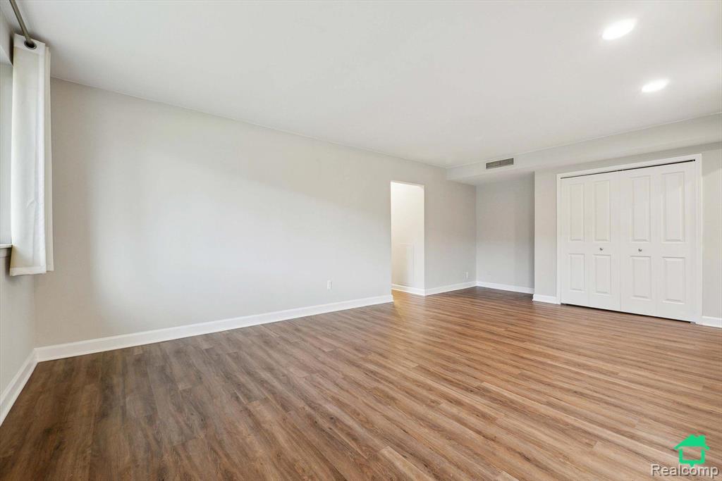 412 Riviera Drive, Saint Clair Shores, MI 48080 — Photo 13