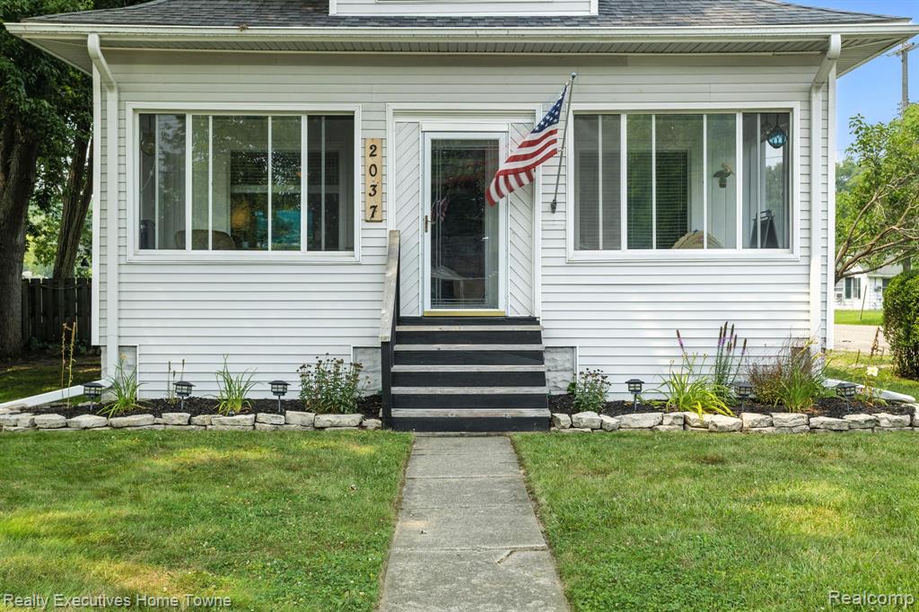 2037 Saint Clair River Drive, Algonac, MI 48001 — Photo 2