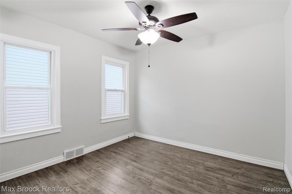 1448 E HARRY Avenue, Hazel Park, MI 48030 — Photo 13