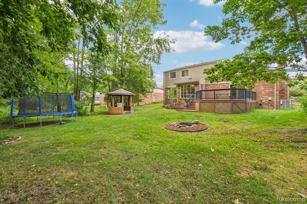 585 Timberline Drive, Rochester Hills, MI 48309 — Photo 32