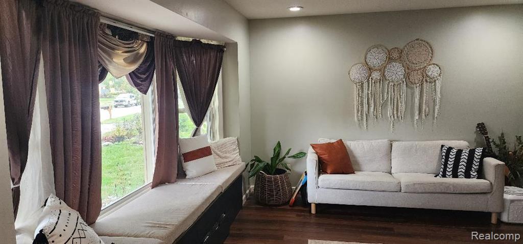 210 N PRINCESS Drive W, Canton, MI 48188 — Photo 35