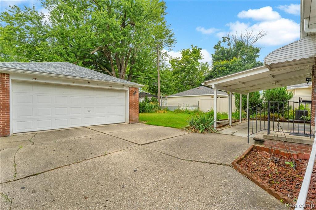 8403 Kinmore Street, Dearborn Heights, MI 48127 — Photo 23