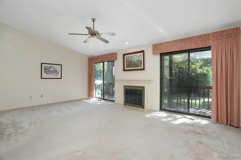 9735 HAWTHORNE GLEN Drive, Grosse Ile, MI 48138 — Photo 11