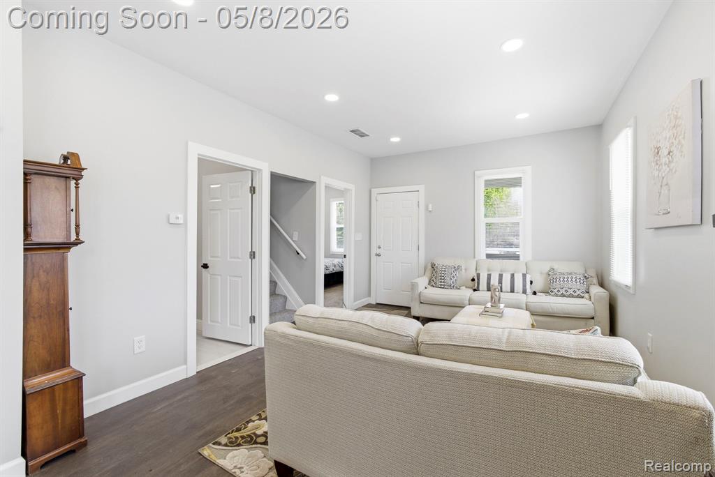 3869 Harding Street, Detroit, MI 48214 — Photo 8