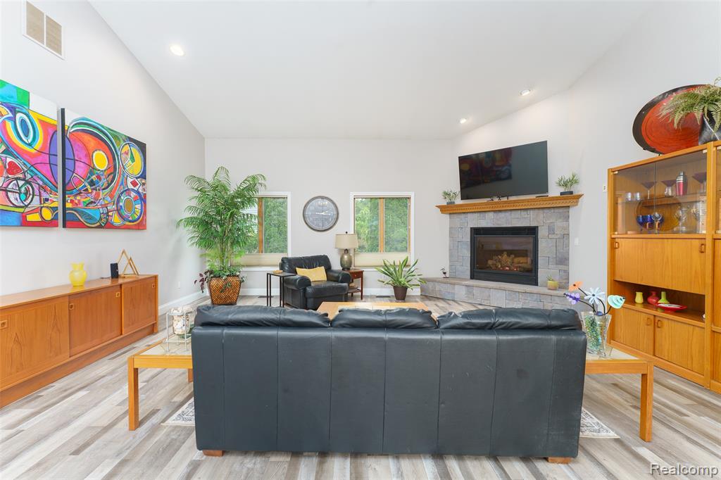 11728 Kenton Drive, Whitmore Lake, MI 48189 — Photo 6