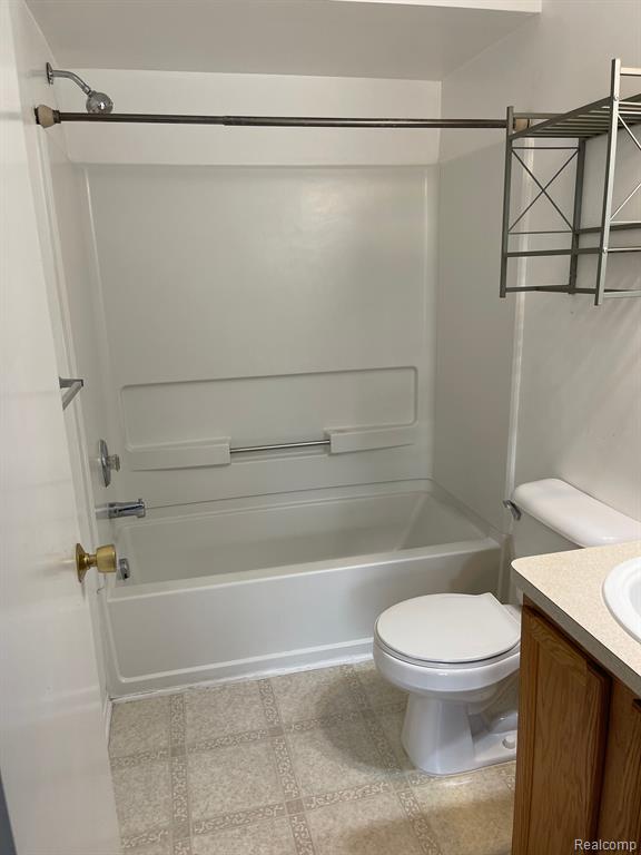 23318 GRAYSON Drive, Southfield, MI 48075 — Photo 15