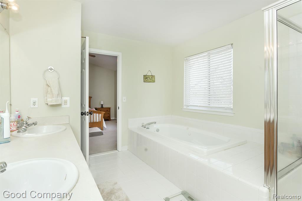 883 VANDERPOOL Drive, Troy, MI 48083 — Photo 27