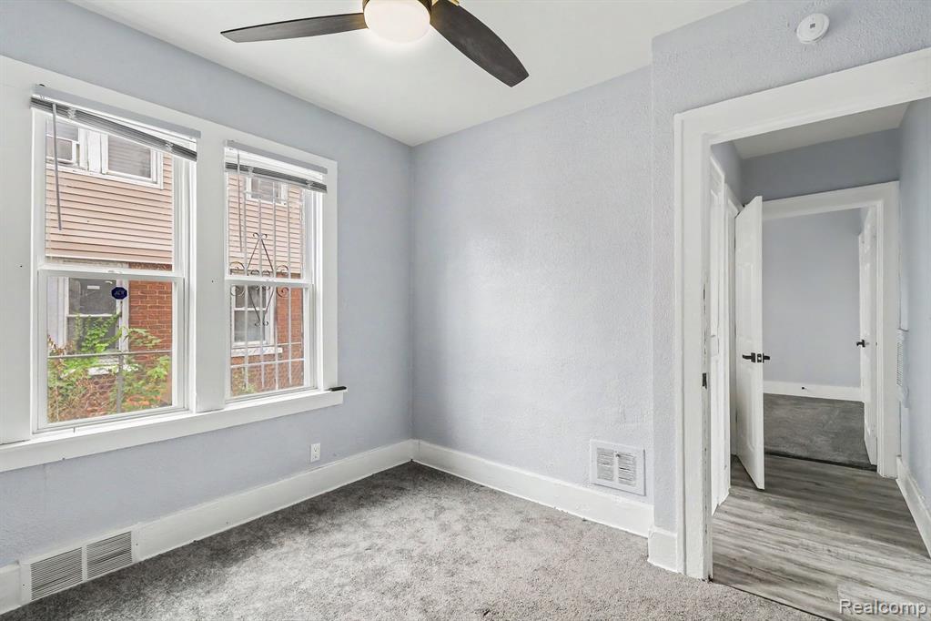 5217 Lakeview Street, Detroit, MI 48213 — Photo 17