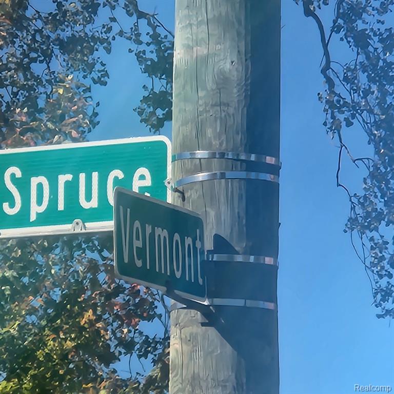 2700 HURON Street, Detroit, MI 48216 — Photo 9