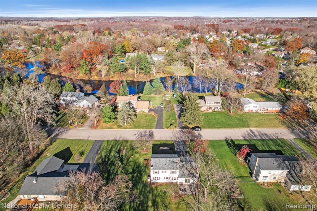 9812 ATWOOD Drive, South Lyon, MI 48178 — Photo 12