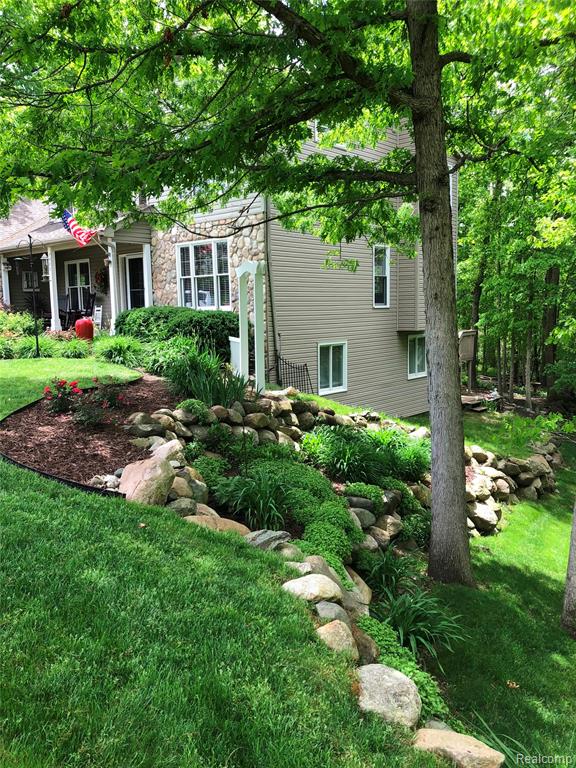 7988 Hillside Lakes Drive, Brighton, MI 48116 — Photo 77