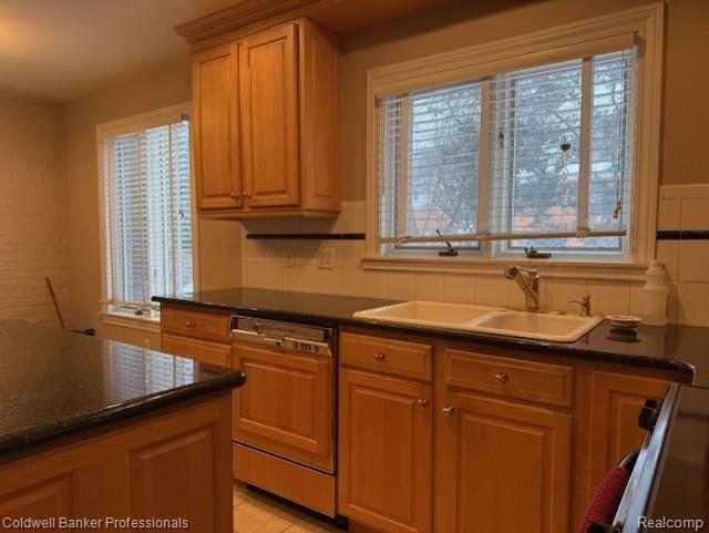 700 Woods Lane, Grosse Pointe Woods, MI 48236 — Photo 18