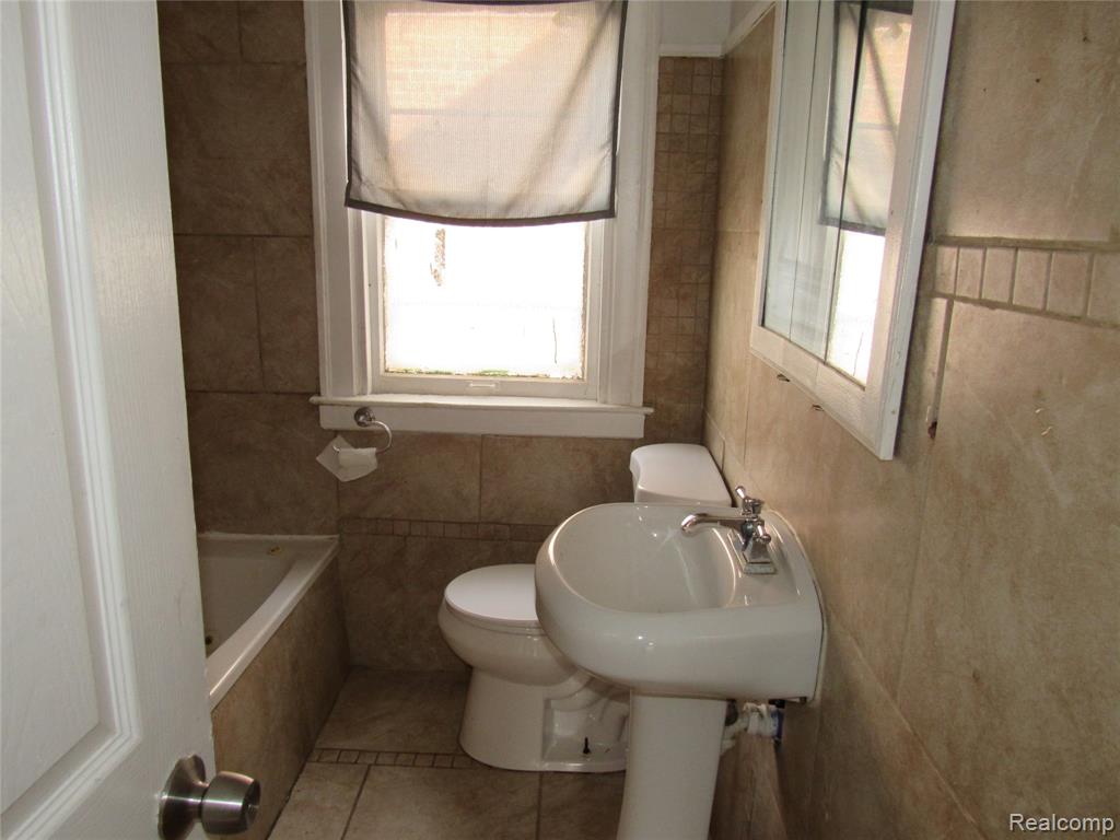 9623 Cheyenne Street, Detroit, MI 48227 — Photo 7