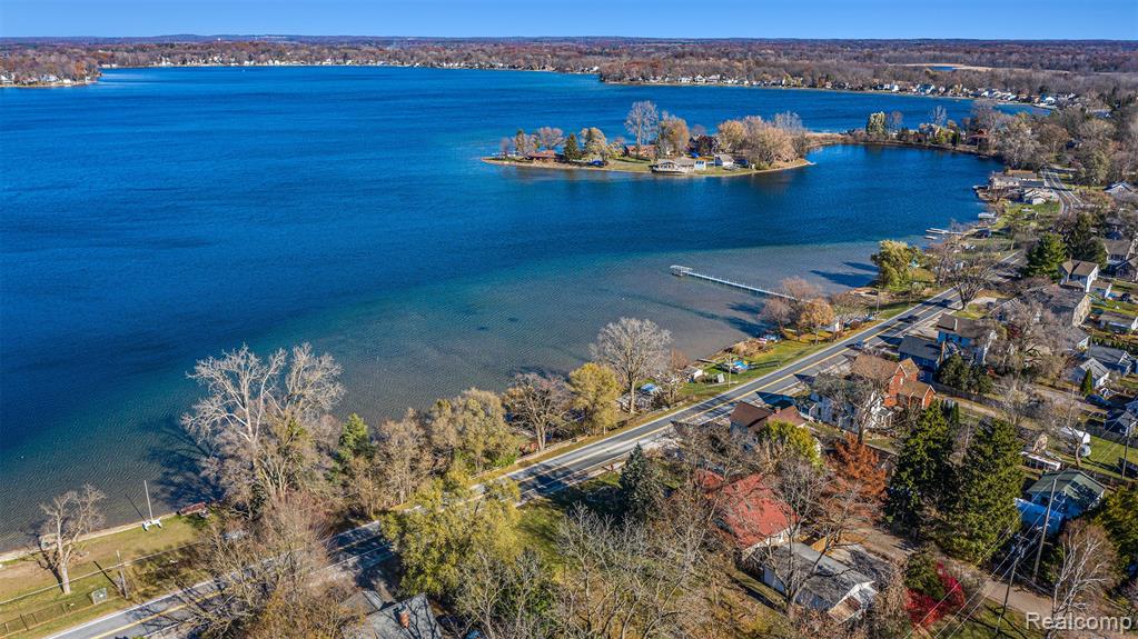 66 E Shore Drive, Whitmore Lake, MI 48189 — Photo 8
