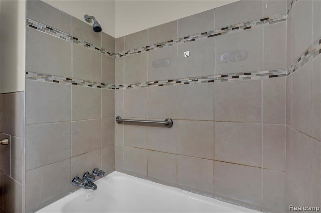5164 Hereford Street, Detroit, MI 48224 — Photo 25