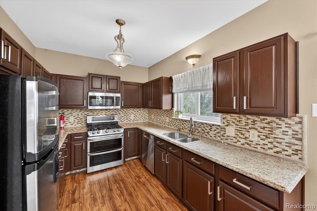 1783 Andover Boulevard, Howell, MI 48843 — Photo 9